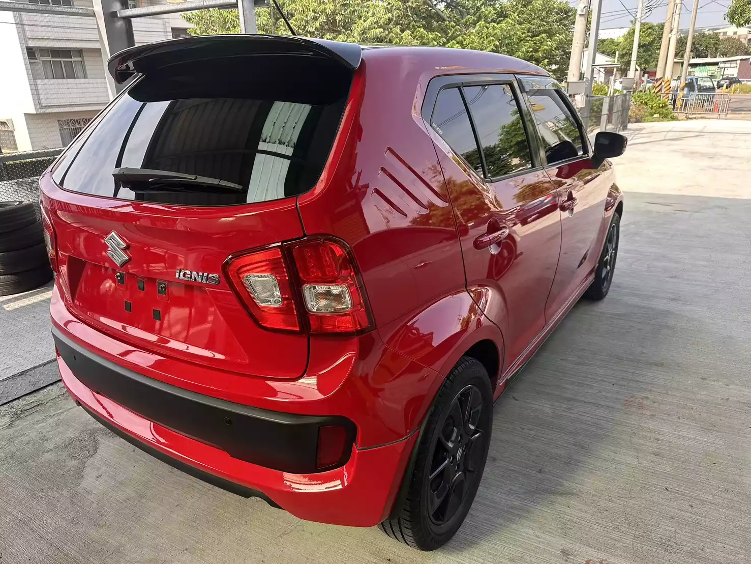 2019 Suzuki Ignis red