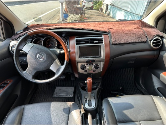 NISSAN-2013年出廠-GRAND LIVINA