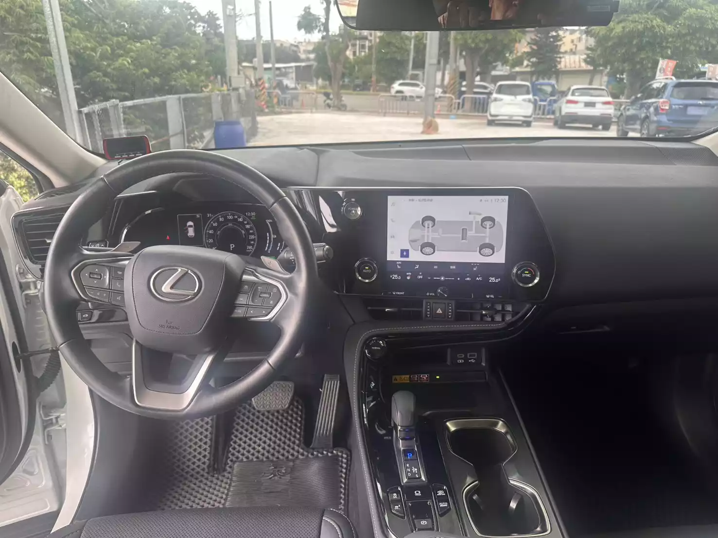 lexus-nx-450h-2023-白色