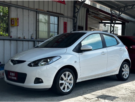 TOYOTA-Yaris-2015年好車大空間