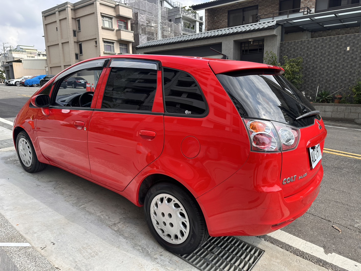 mitsubishi-colt-plus-1.6-2010年紅色