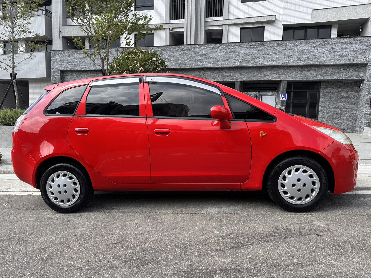 mitsubishi-colt-plus-1.6-2010年紅色