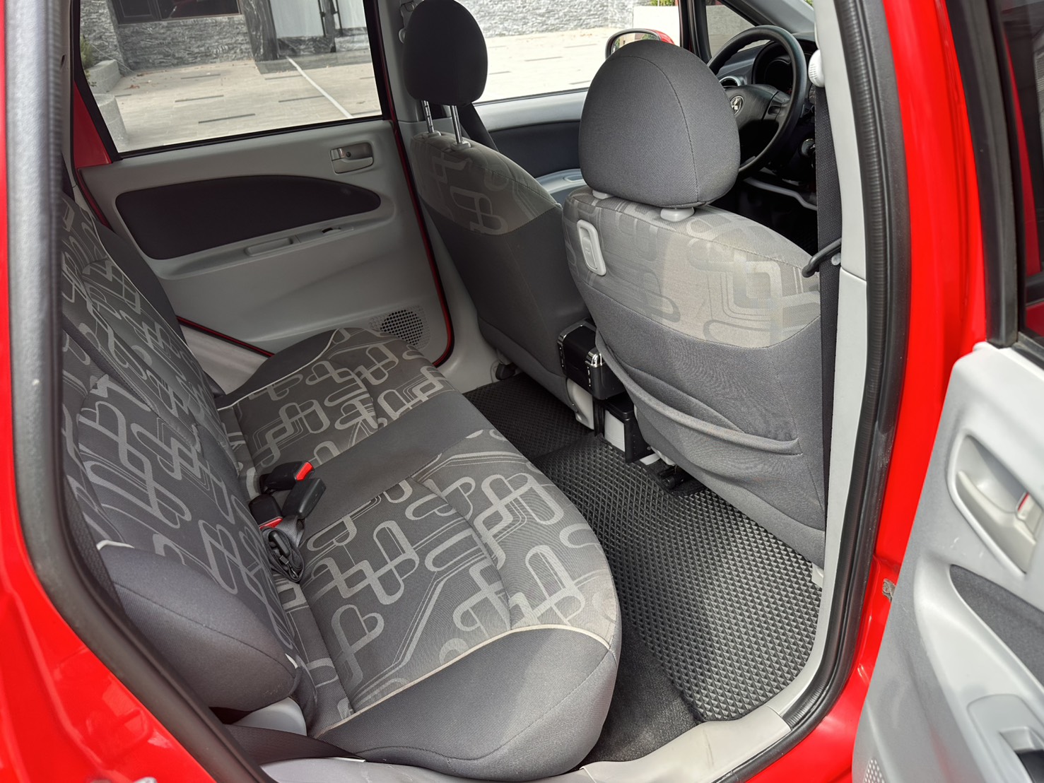 mitsubishi-colt-plus-1.6-2010年紅色