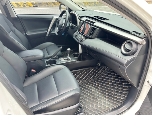 豐田Toyota 2.5cc自排車