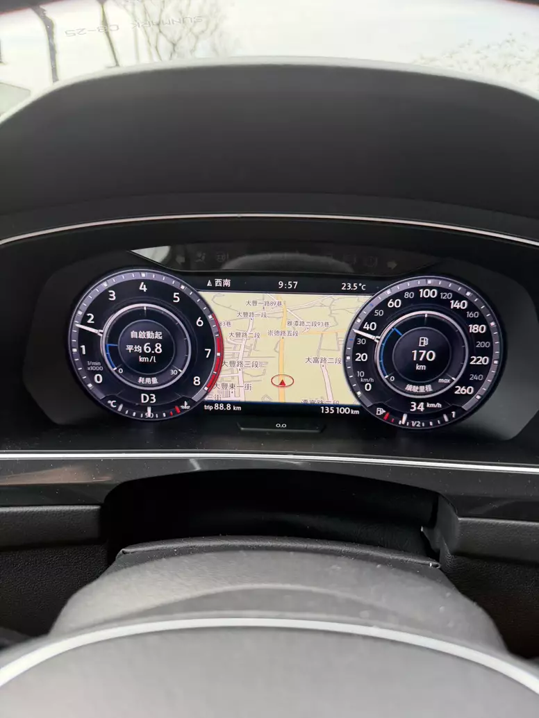 volkswagen-tiguan-330-tsi-highline-2016年出廠2017年式-白色2000cc-自手排
