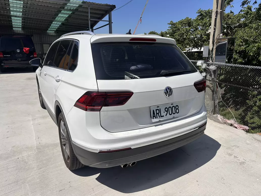 volkswagen-tiguan-330-tsi-highline-2016年出廠2017年式-白色2000cc-自手排
