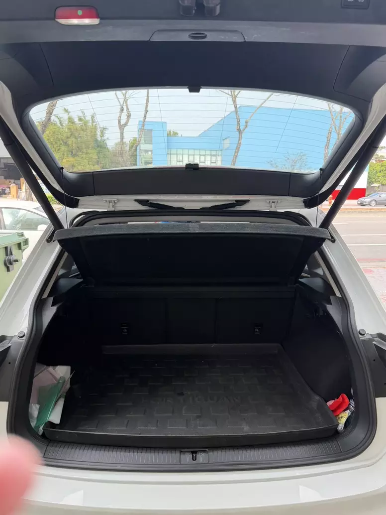 volkswagen-tiguan-330-tsi-highline-2016年出廠2017年式-白色2000cc-自手排
